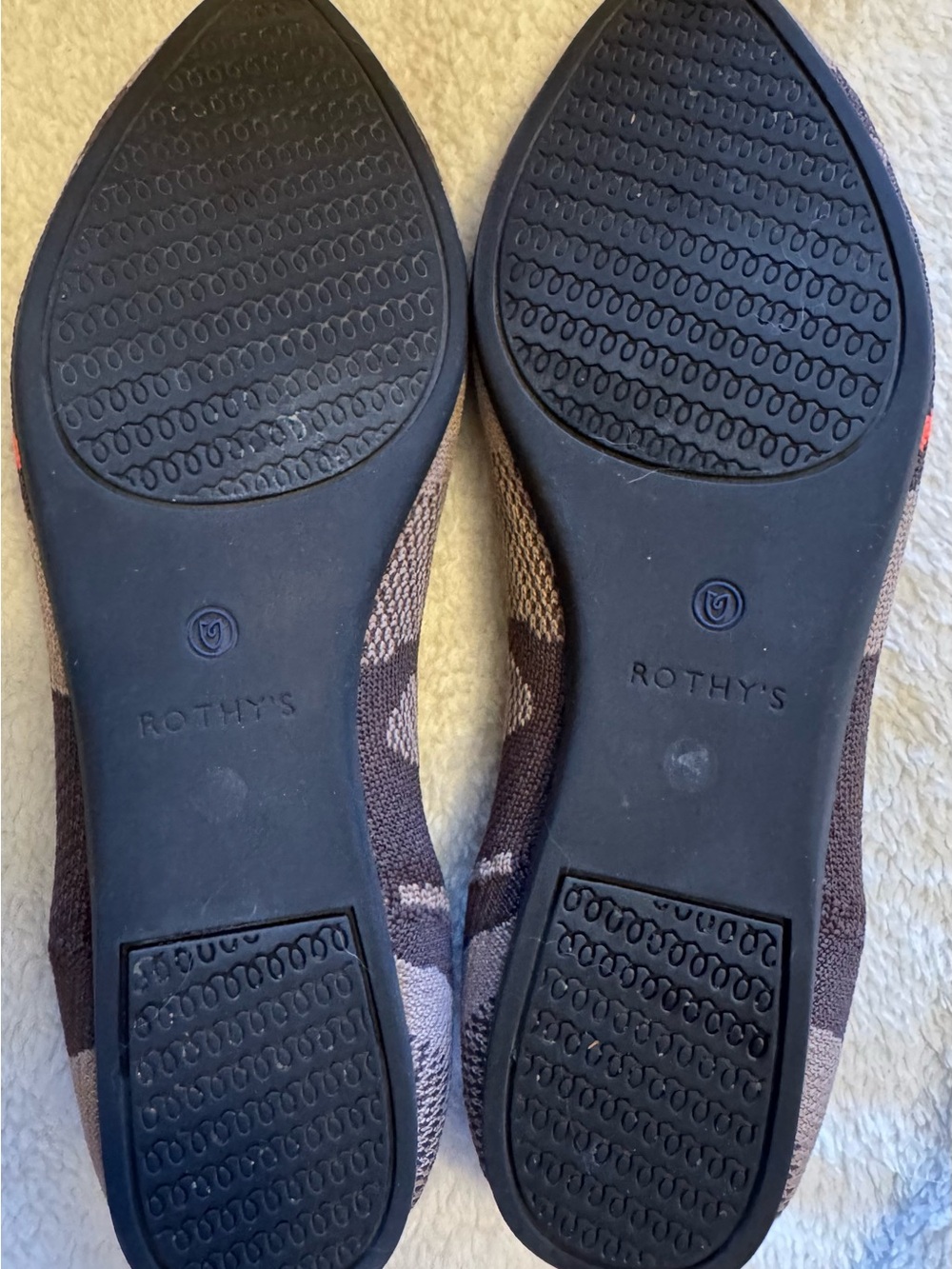 Rothys retired rare Pointed Knit Flats in Gray Camo with Orange Accent - Picture 5 of 6